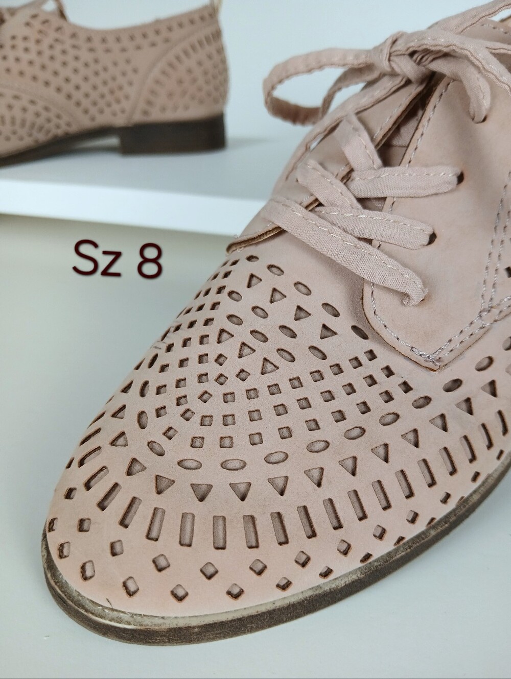 Sugar Women's 8 Low Heel Lace Up Blush Pink Cutout Dress Shoes Fabric Insole